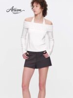 Off-Shoulder Dot Charm Slim Tee